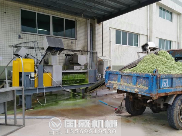 厨余垃圾压榨机现场图